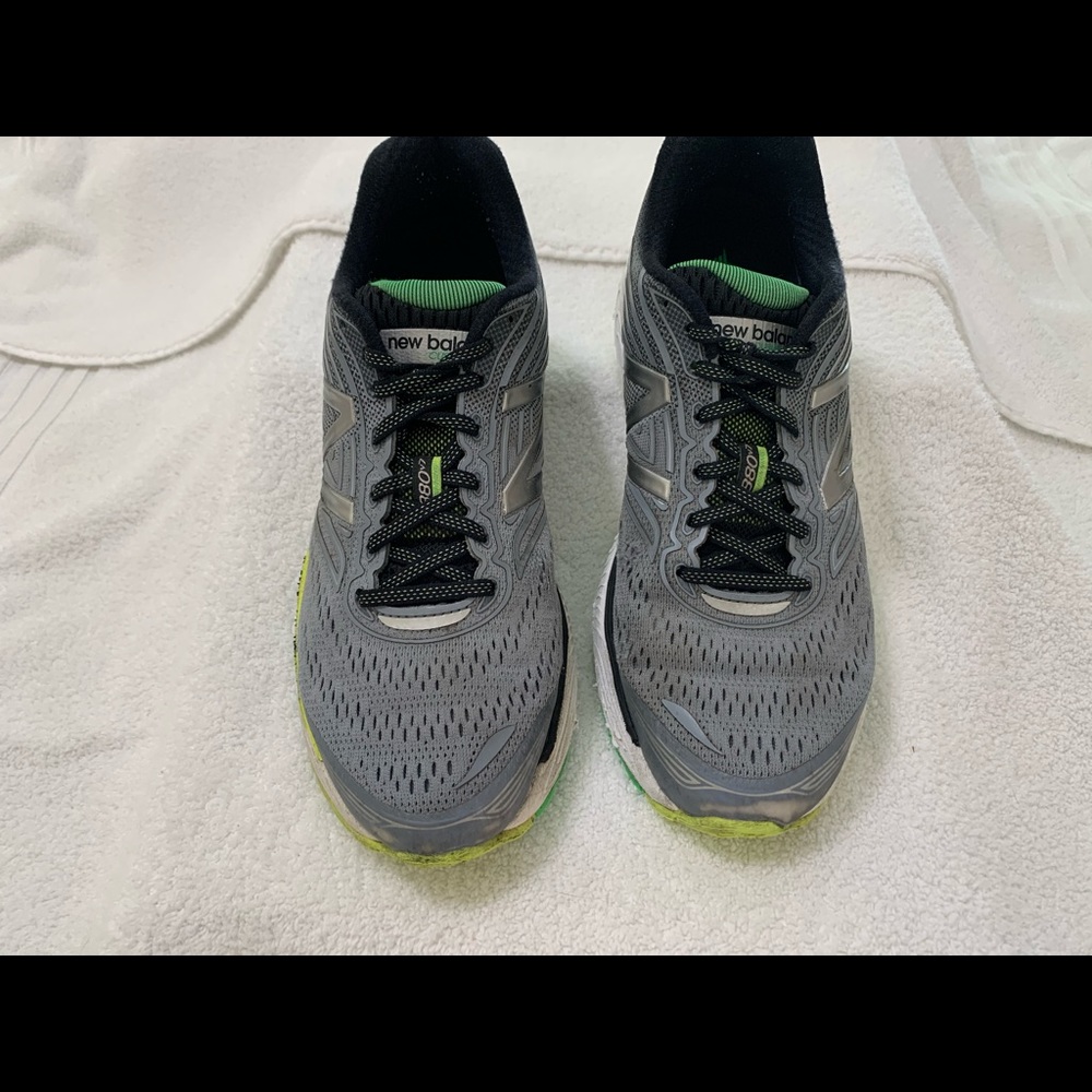 Pair of New Balance 880 v7. Sz 9.5
